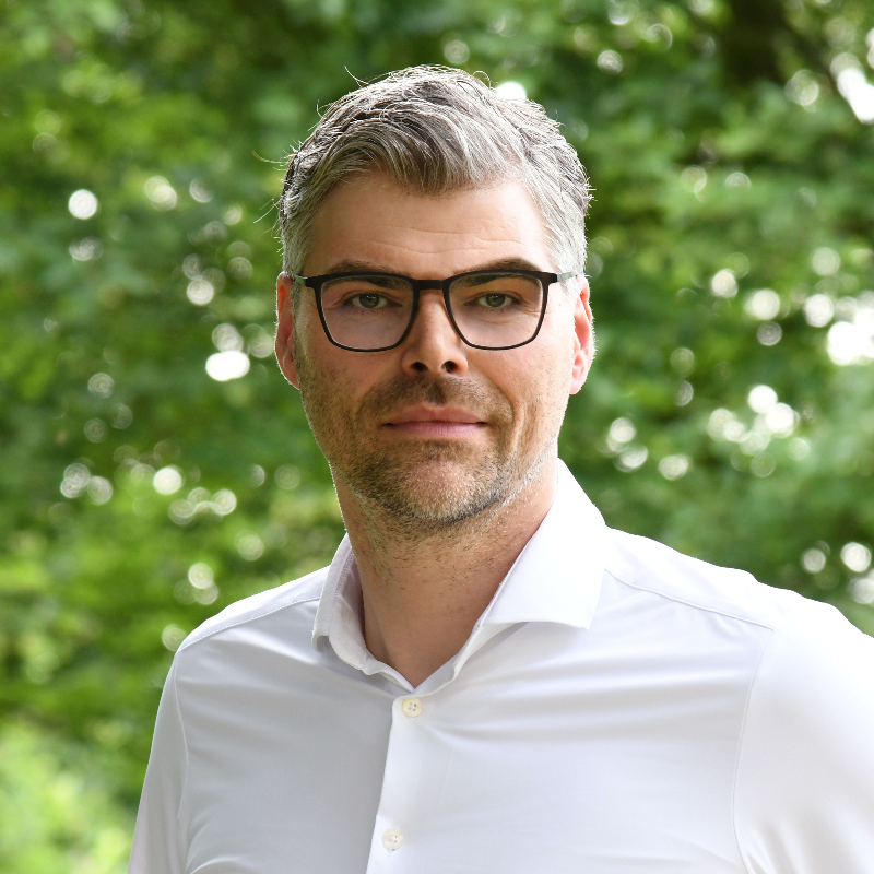 Dr.  Franz Hinkers